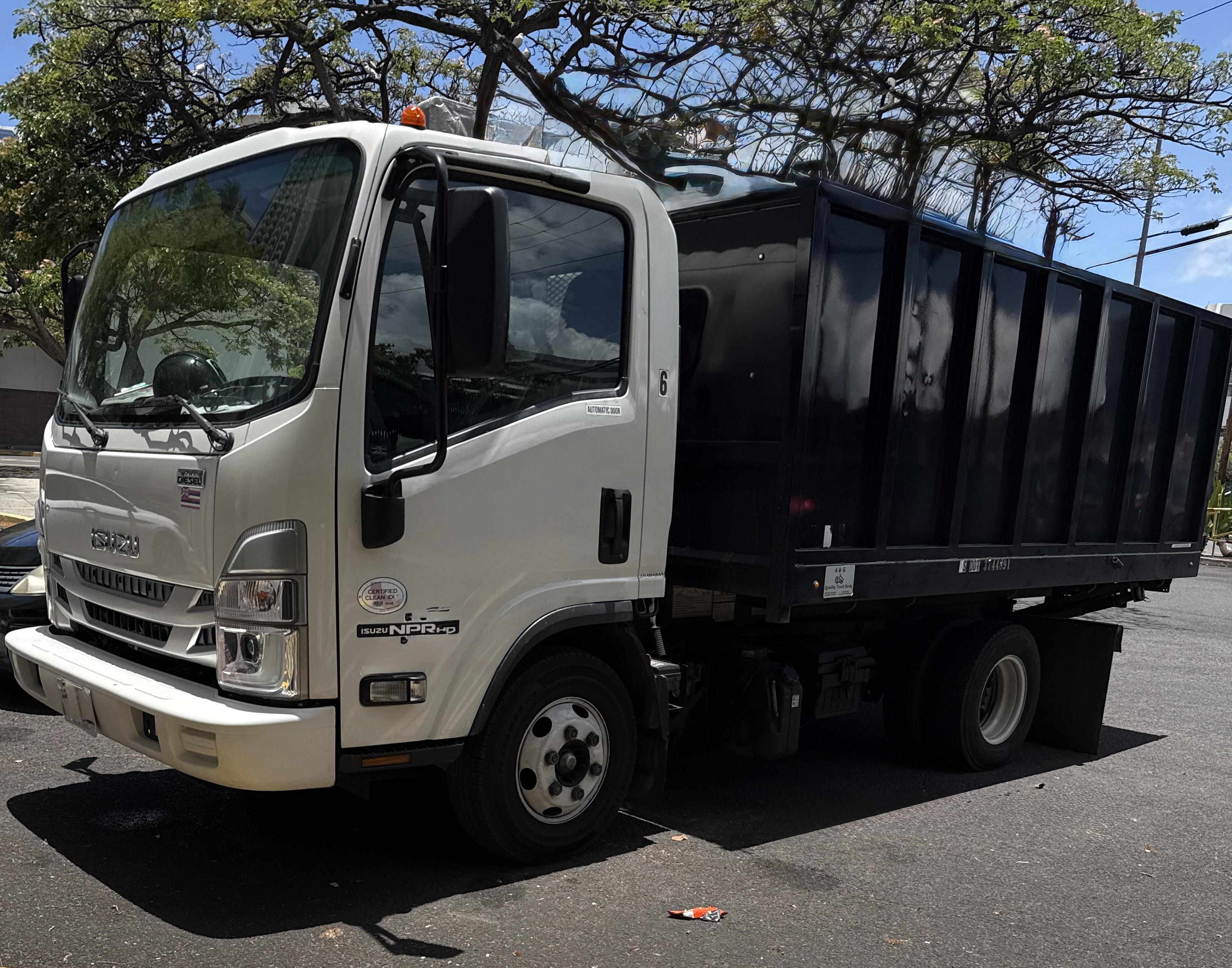 Junk removal dump truck in Hawaii